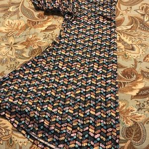 Lularoe perfect tee.